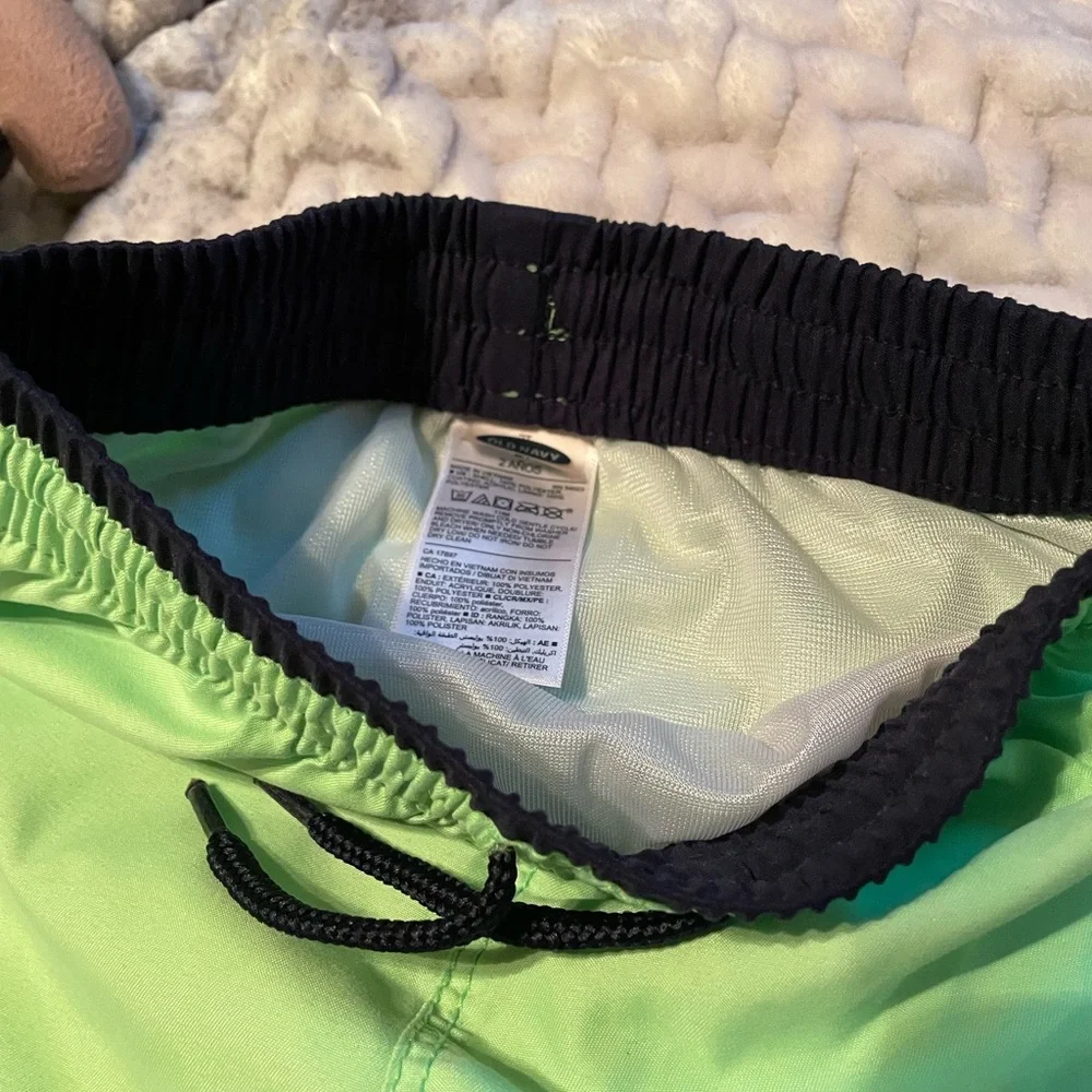 BUNDLE OF 2~2T Boys Old Navy Top and Swim Shorts in Colors Blue and Green/ NWOT